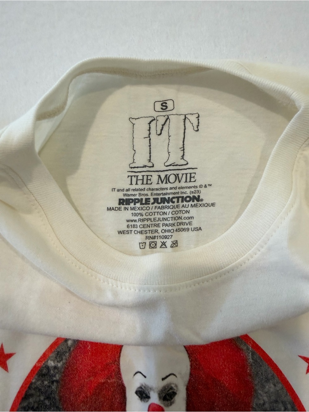 Ripple Junction Men’s Cream Tee with Red Pennywise Graphic Small New - Picture 3 of 4
